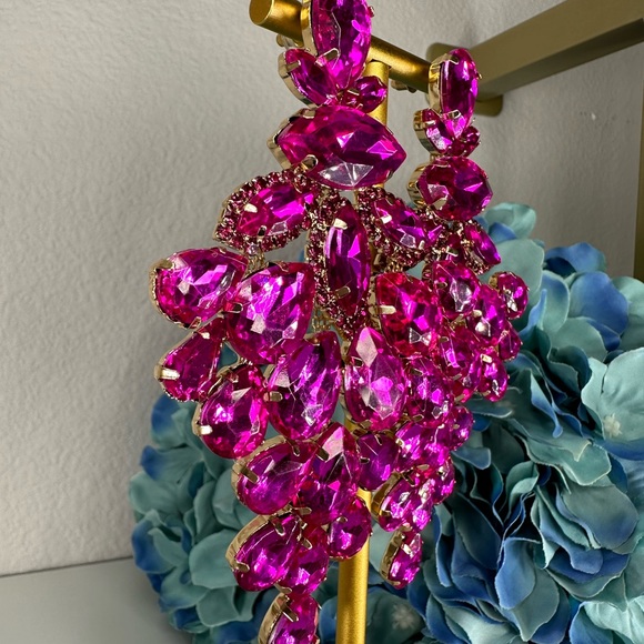 Fabulous Hot Pink Barbie Crystal Drop Earrings - Picture 5 of 7